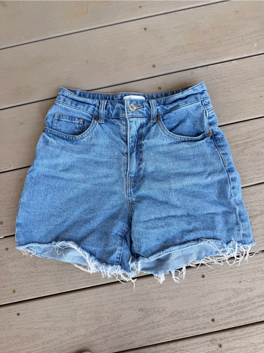 H&M Light Blue Raw Hem Denim Shorts. 26 inch waist